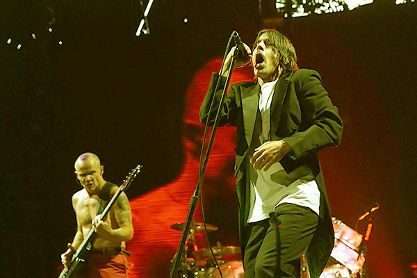 140202-chili-peppers-600-1391353111