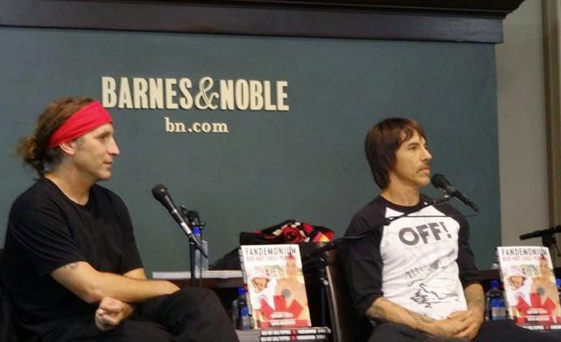Barnes & Noble (Union Square location) in NYC on 21/11/14 